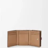 Portefeuille à trois volets en cuir de veau grainé souple Blush/Mahogany Portefeuille à trois volets en cuir de veau grainé souple Blush/Mahogany