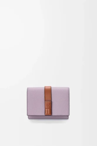 Portefeuille à trois volets en cuir de veau grainé souple Mauve sale/Écureuil