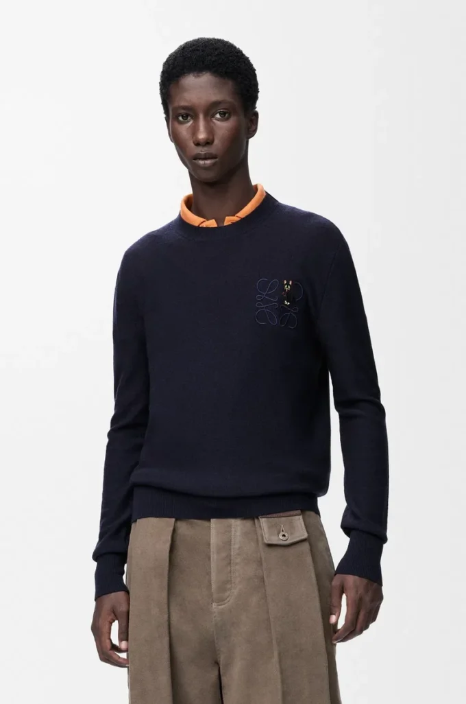 Pull en laine bleu marine foncé
