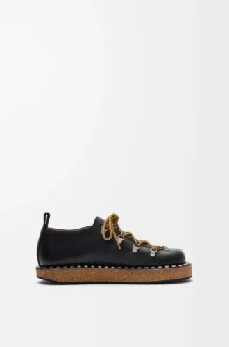 Rivet à lacets en cuir de veau tanné végétal Noir