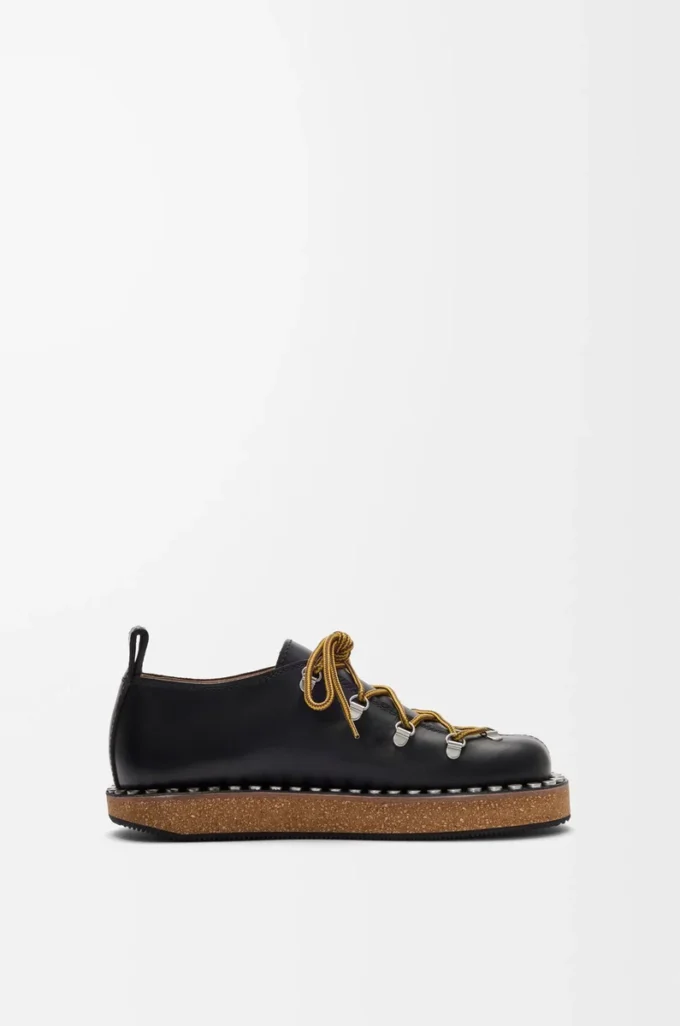 Rivet à lacets en cuir de veau tanné végétal Noir