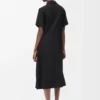 Robe ceinturée en viscose stretch noire
