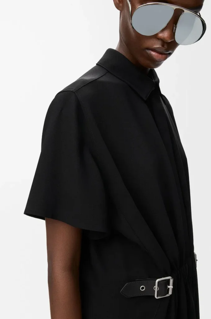 Robe ceinturée en viscose stretch noire
