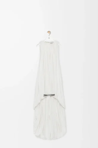 Robe drapée en soie blanche