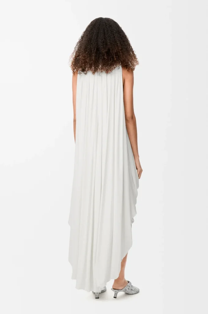 Robe drapée en soie blanche