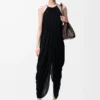 Robe drapée en soie noire