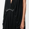 Robe drapée en soie noire