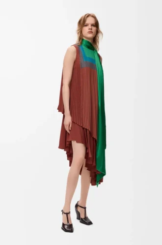 Robe en crêpe technique caramel/vert vif