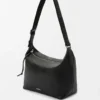 Sac à bandoulière Cubi en cuir de veau grainé souple Noir