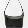 Sac à bandoulière Cubi en cuir de veau grainé souple Noir