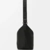 Sac à bandoulière Cubi en cuir de veau grainé souple Noir