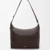 Sac à bandoulière Cubi en cuir de veau grainé souple Oxblood