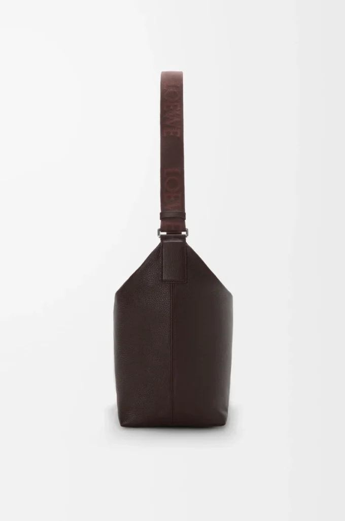 Sac à bandoulière Cubi en cuir de veau grainé souple Oxblood