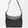 Sac à bandoulière Cubi en cuir de veau lisse et souple et jacquard gris foncé