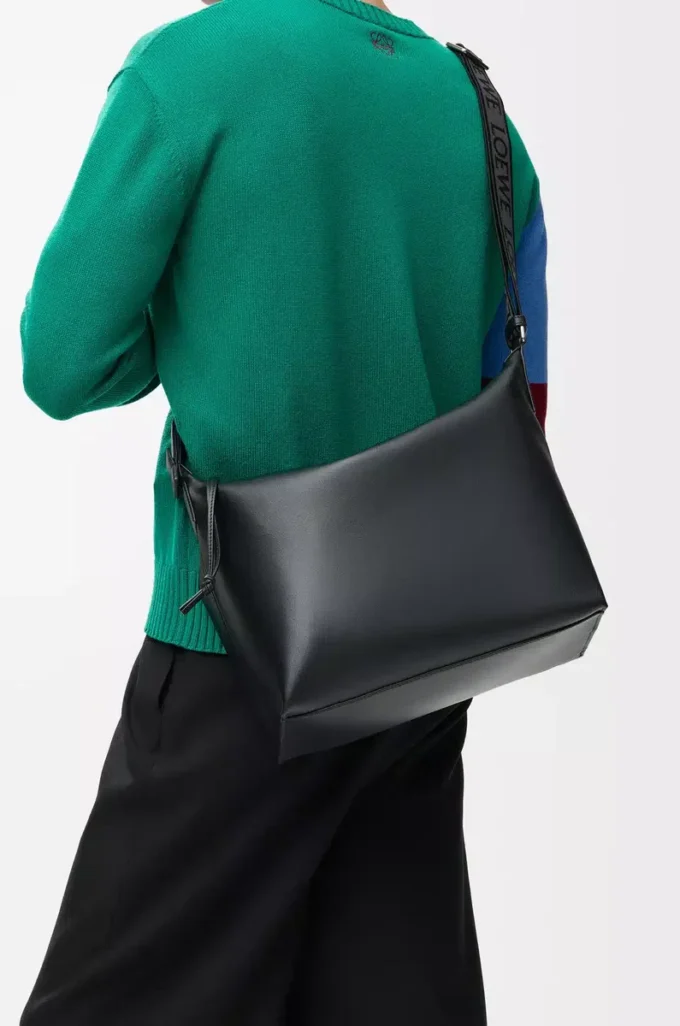 Sac à bandoulière Cubi en cuir de veau lisse et souple et jacquard noir