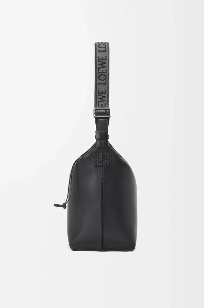 Sac à bandoulière Cubi en cuir de veau lisse et souple et jacquard noir