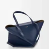 Sac cabas XL Puzzle Fold en cuir de veau brillant bleu abysse