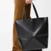 Sac cabas XL Puzzle Fold en cuir de veau brillant noir