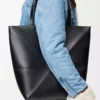 Sac cabas XL Puzzle Fold en cuir de veau brillant noir