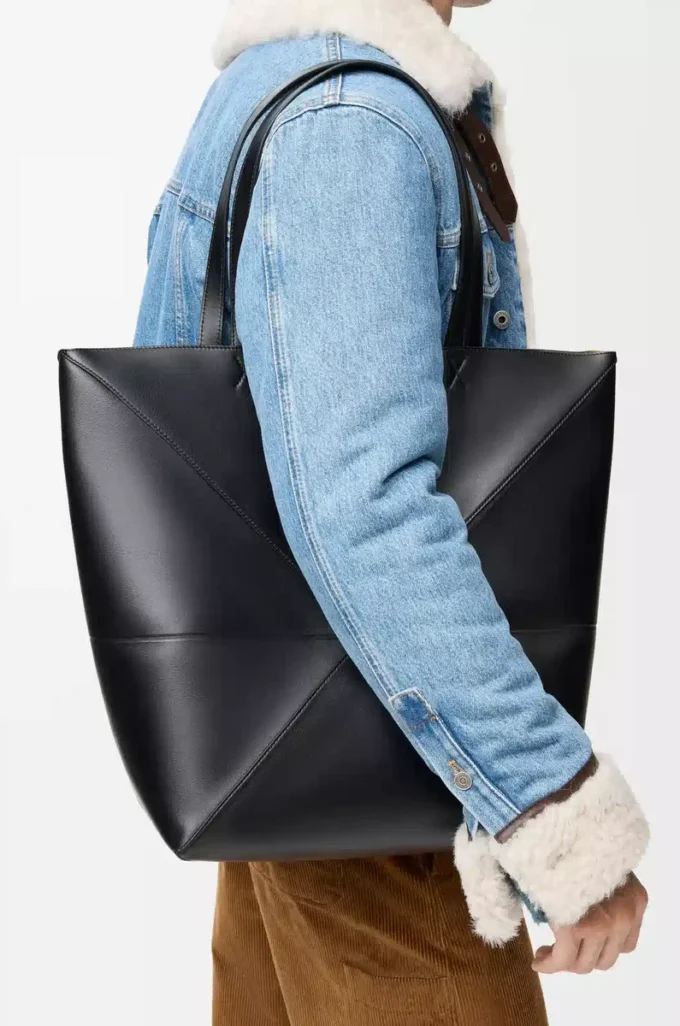 Sac cabas XL Puzzle Fold en cuir de veau brillant noir