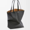 Sac cabas XL Puzzle Fold en cuir de veau brillant noir