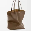 Sac cabas XL Puzzle Fold en cuir de veau brillant Umber