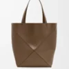 Sac cabas XL Puzzle Fold en cuir de veau brillant Umber