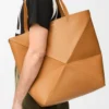 Sac cabas XL Puzzle Fold en cuir de veau brillant Warm Desert