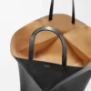Sac cabas XXL Puzzle Fold en cuir de veau brillant Noir