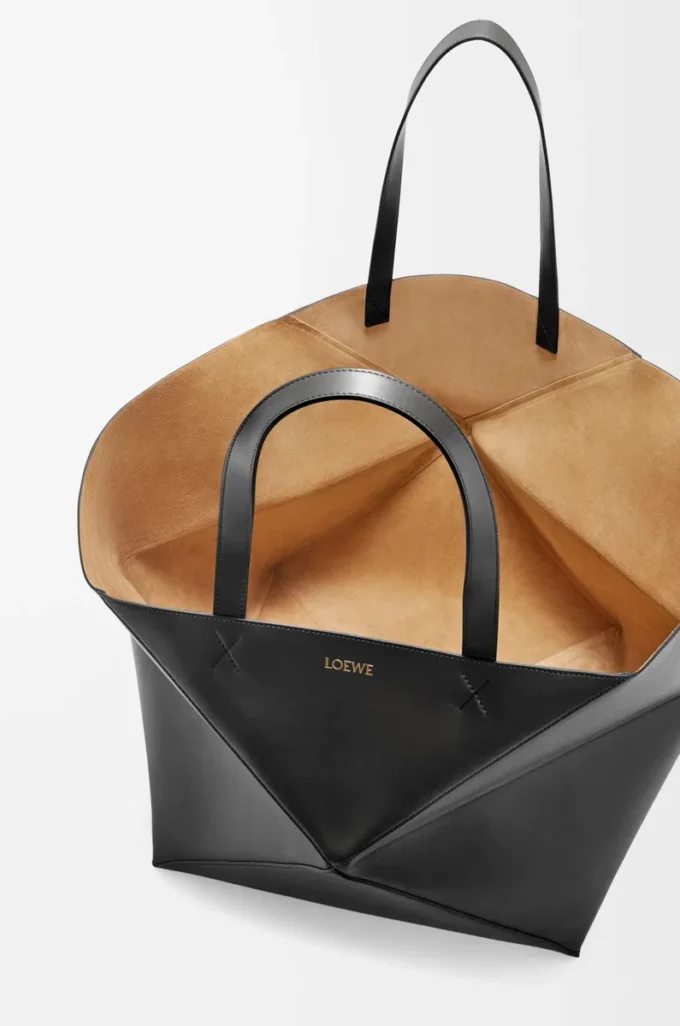 Sac cabas XXL Puzzle Fold en cuir de veau brillant Noir