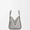 Sac compact Hammock en cuir de veau grainé souple gris perle