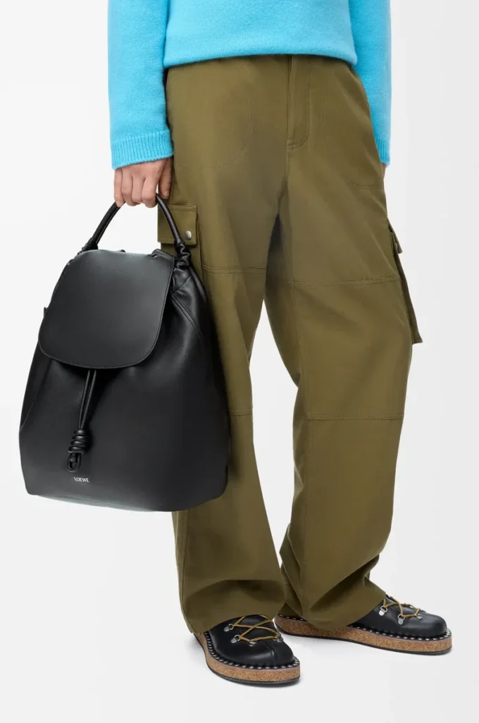 Sac à dos Flamenco en cuir de veau souple et brillant Noir