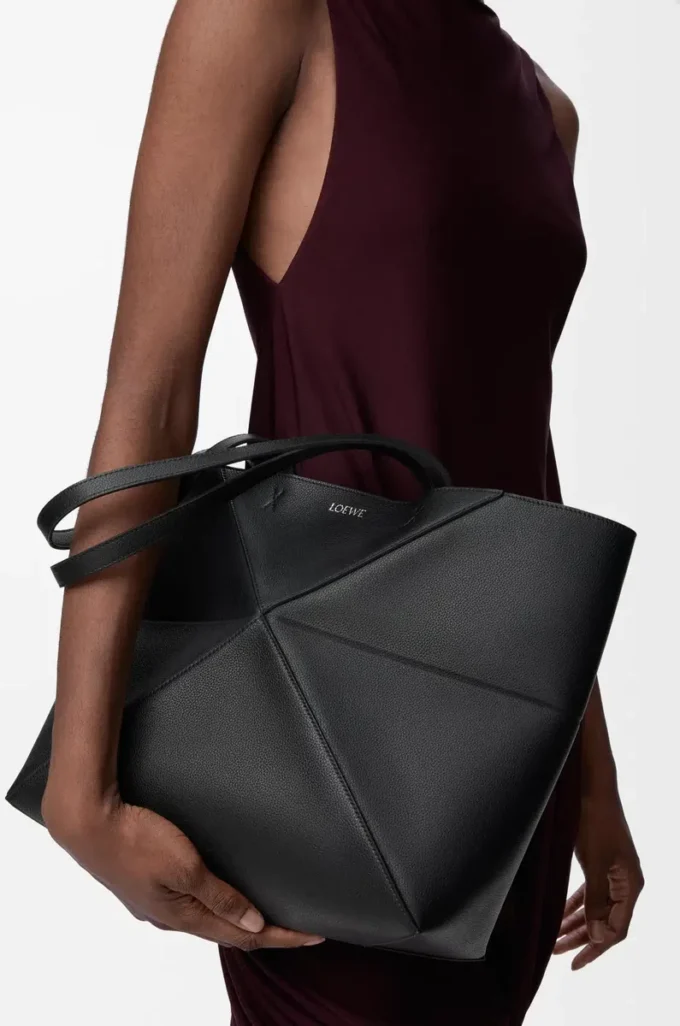 Sac fourre-tout Puzzle Fold moyen horizontal en cuir de veau grainé souple Noir