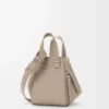 Sac Hammock compact en cuir de veau grainé souple Clay Sac Hammock compact en cuir de veau grainé souple Clay