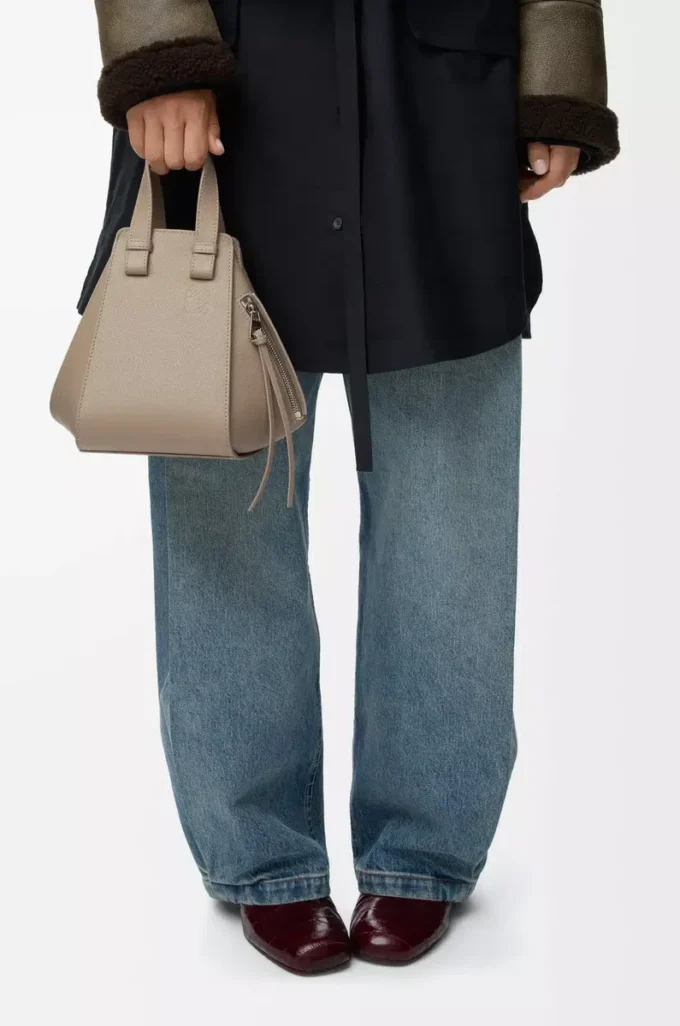 Sac Hammock compact en cuir de veau grainé souple Clay Sac Hammock compact en cuir de veau grainé souple Clay