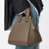 Sac Hammock compact en cuir de veau grainé souple Taupe Sac Hammock compact en cuir de veau grainé souple Taupe