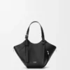 Sac Hammock Flip en cuir de veau classique noir Sac Hammock Flip en cuir de veau classique noir
