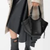 Sac Hammock Flip en cuir de veau classique noir Sac Hammock Flip en cuir de veau classique noir