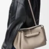 Sac Madrid moyen en cuir de veau grainé souple Clay