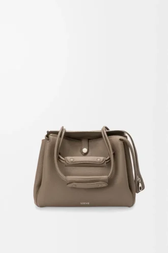 Sac Madrid moyen en cuir de veau grainé souple Taupe