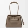 Sac Madrid moyen en cuir de veau grainé souple Taupe