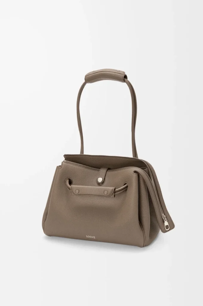Sac Madrid moyen en cuir de veau grainé souple Taupe