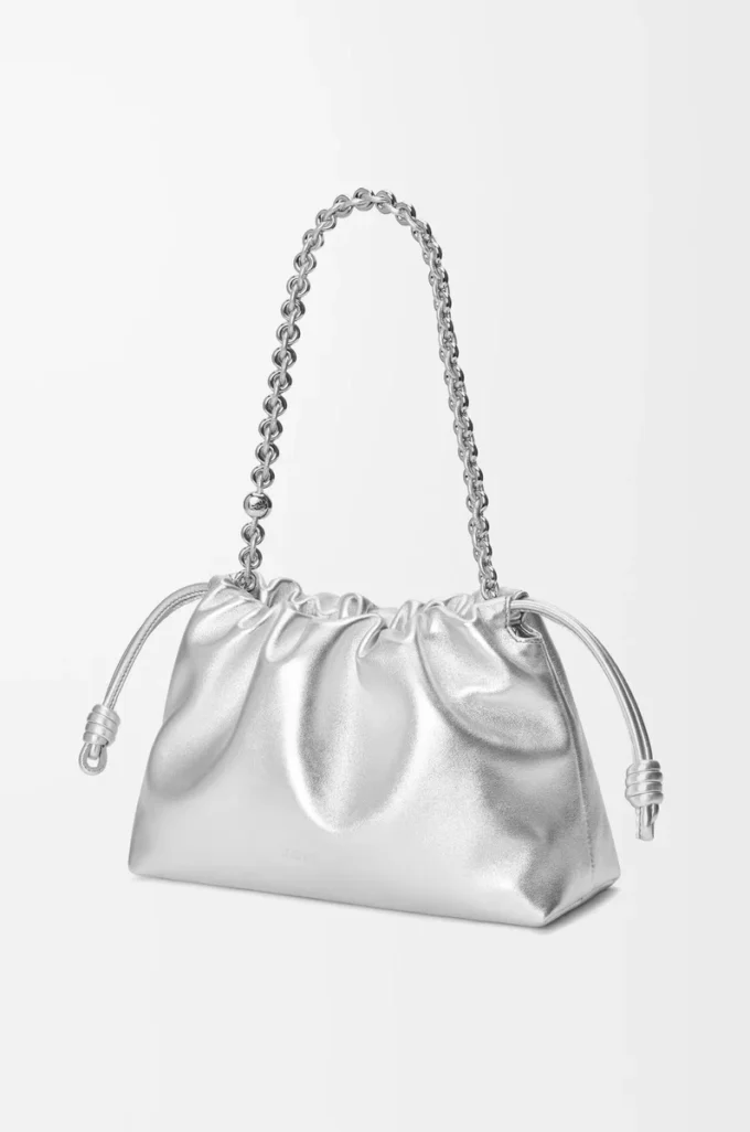 Sac à main Flamenco moyen en cuir d&rsquo;agneau laminé Argent