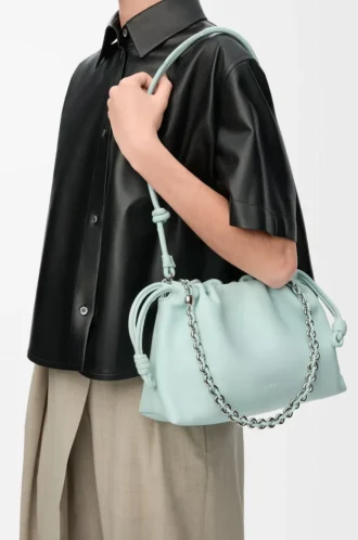 Sac à main Flamenco moyen en cuir d&rsquo;agneau nappa souple, couleur Frozen