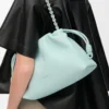 Sac à main Flamenco moyen en cuir d’agneau nappa souple, couleur Frozen Sac à main Flamenco moyen en cuir d’agneau nappa souple, couleur Frozen