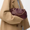 Sac à main Flamenco moyen en cuir d’agneau nappa souple Dark Burgundy Sac à main Flamenco moyen en cuir d’agneau nappa souple Dark Burgundy