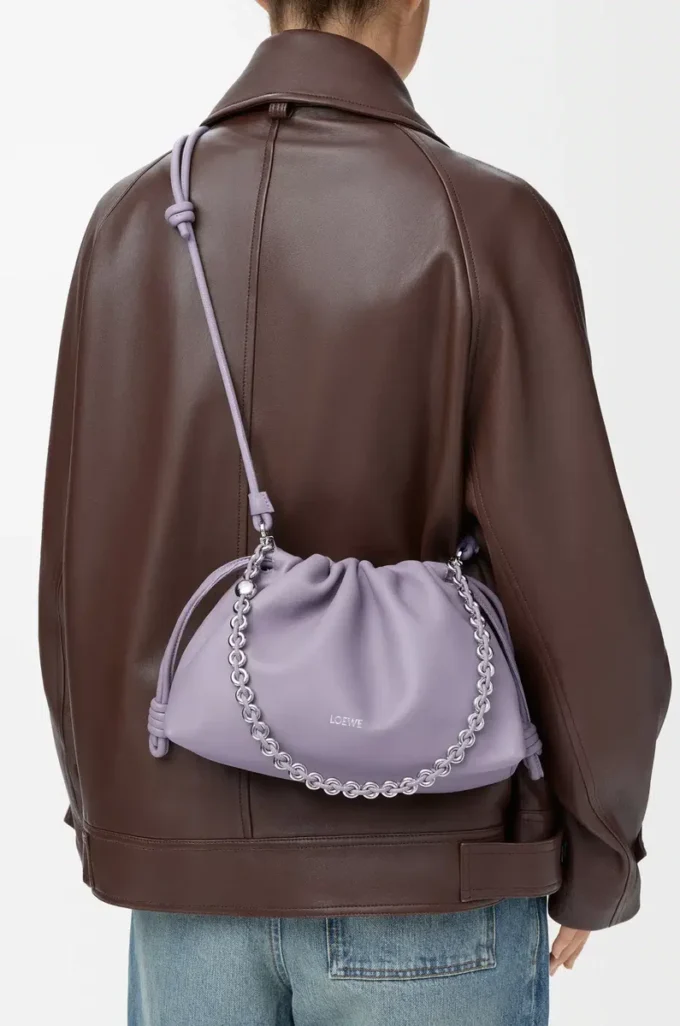 Sac à main Flamenco moyen en cuir d’agneau nappa souple Mauve foncé Sac à main Flamenco moyen en cuir d’agneau nappa souple Mauve foncé