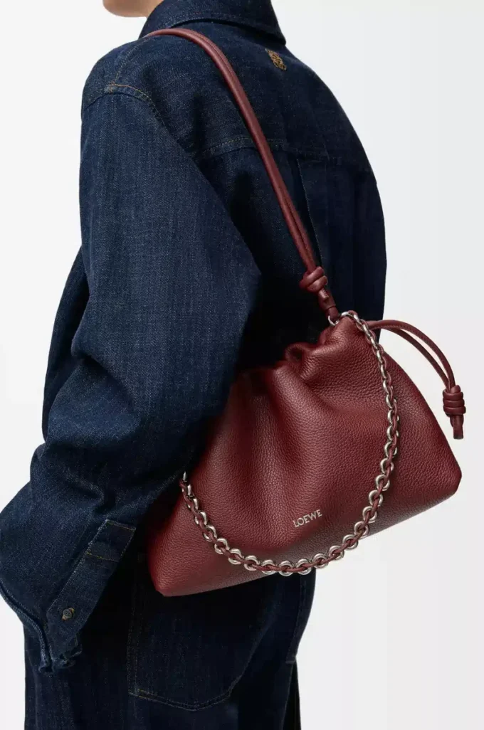 Sac à main Flamenco moyen en cuir de veau grainé fin Acajou