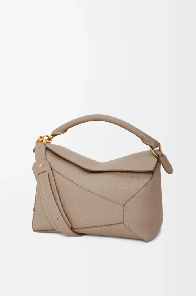 Sac Puzzle Edge moyen en cuir de veau grainé souple couleur sable