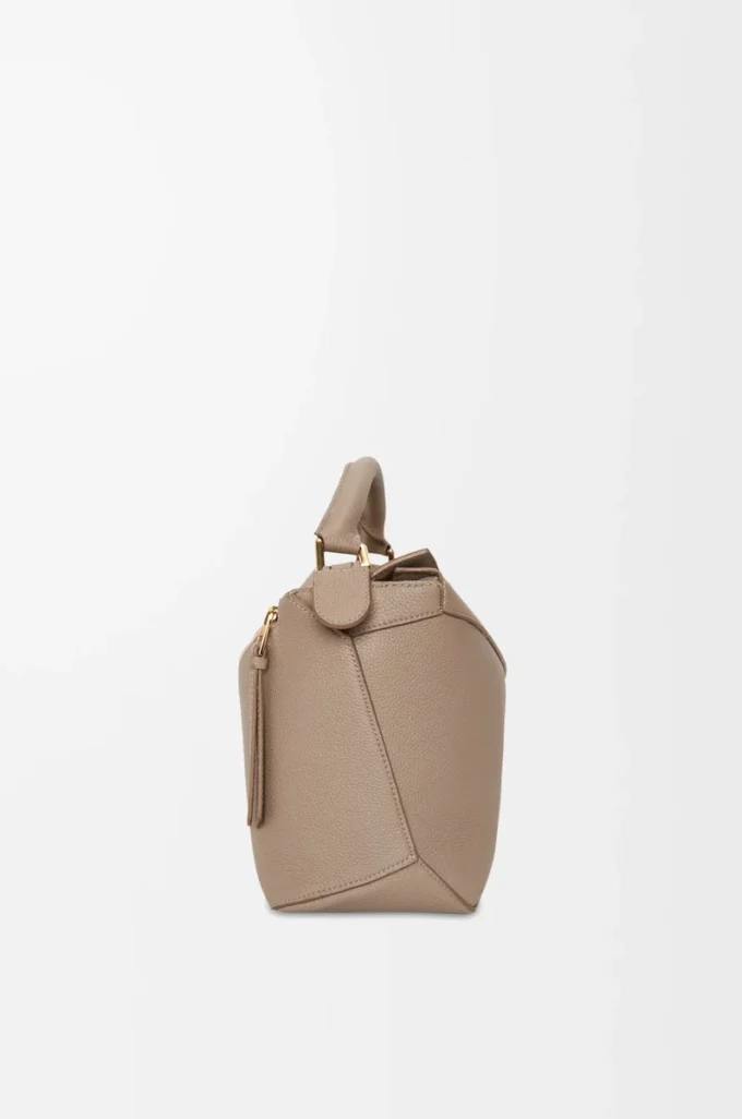 Sac Puzzle Edge moyen en cuir de veau grainé souple couleur sable